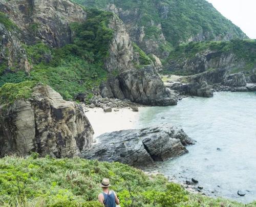 探索水中的自由——学游泳的技巧与乐趣（女生风景头像下的游泳世界）