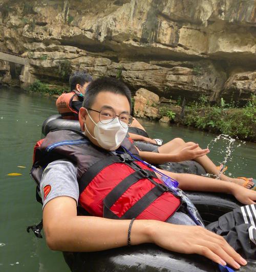 游泳鱼跃式跳水技巧大全（掌握游泳鱼跃式跳水的关键要点，成为专业跳水选手）