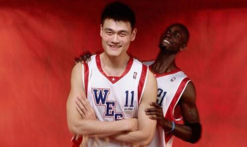 姚明NBA中锋排行榜的崛起与辉煌（揭秘姚明在NBA中锋历史地位的关键因素）