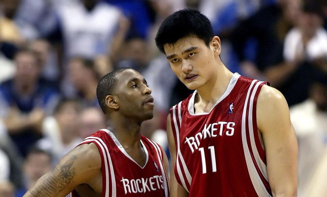 姚明（探索姚明在NBA历史中的地位与影响）
