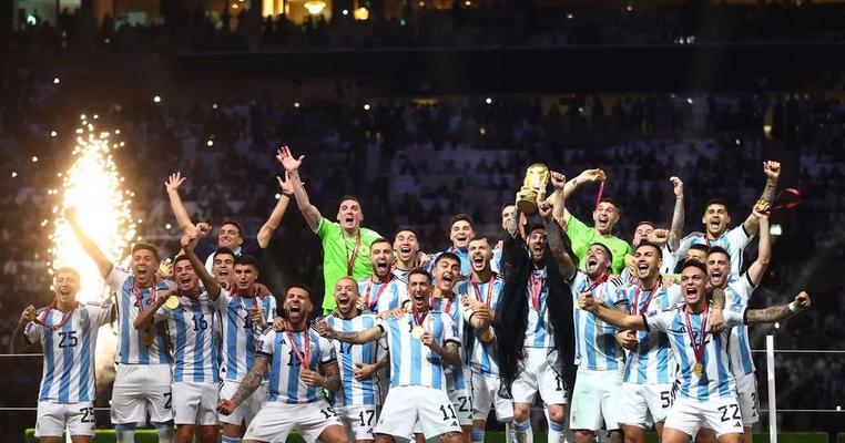 揭秘历史上首个世界杯的冠军杯（荣耀始于乌拉圭，世界足球新篇章）