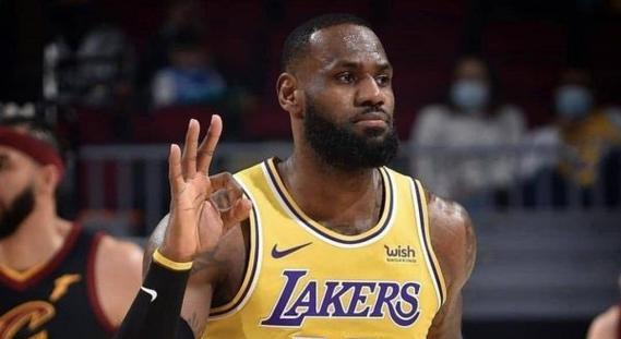 NBA失误历史排行榜（篮球巨星的尴尬时刻与错误之选）