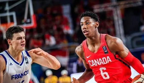 NBA助跑摸高排行榜（助跑摸高壮丽一刻，NBA篮球热血澎湃）