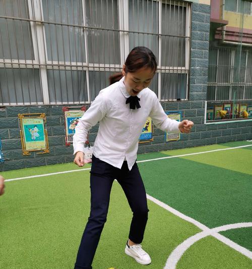 幼儿足球技能技巧训练的重要性（培养孩子体能与团队合作能力的关键）