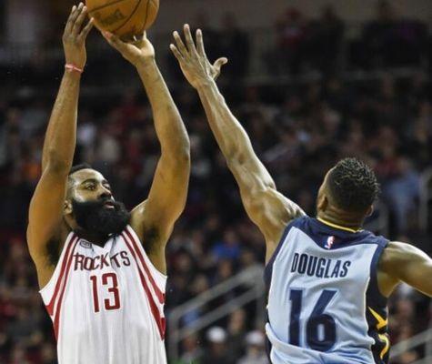 NBA全队出手次数排行榜（揭示球队出手次数的背后逻辑，探寻进攻战术的变化趋势）