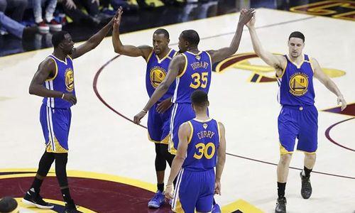 NBA现役后卫排行榜（探索现役后卫中的技术与统治力）
