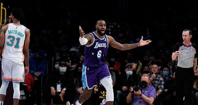 NBA官方MVP排行榜（揭示MVP历史、现状与前景，探讨MVP评选的意义与争议）