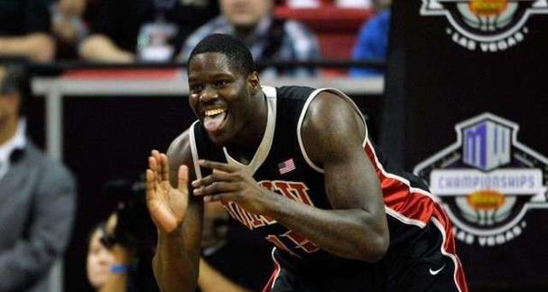 NBA投篮最差的前锋排行榜（揭秘NBA历史上投篮技术最差的前锋选手）