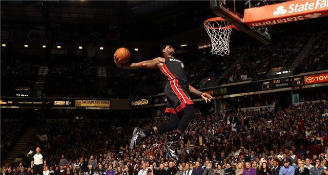 NBA史上最强快攻球员排行榜（速度与力量的完美结合—探秘NBA快攻王者）