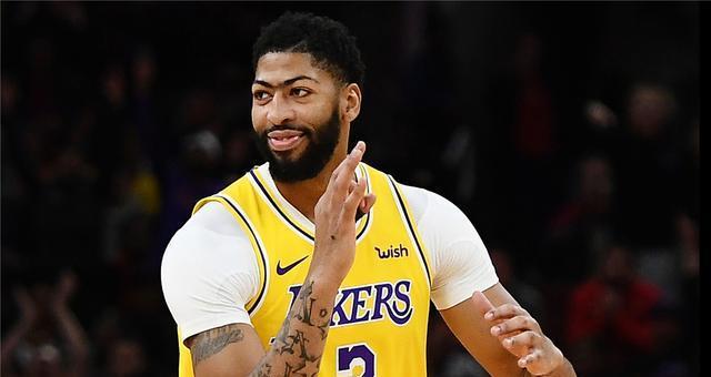 NBA顶级前锋天赋排行榜（探索NBA历史上最具天赋的前锋球员，谁是顶尖中的顶尖？）