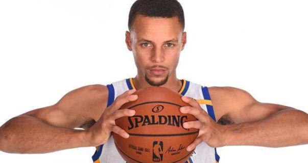 NBA巨星人气排行榜（探究NBA巨星的人气排名，揭秘球迷钟爱的明星）