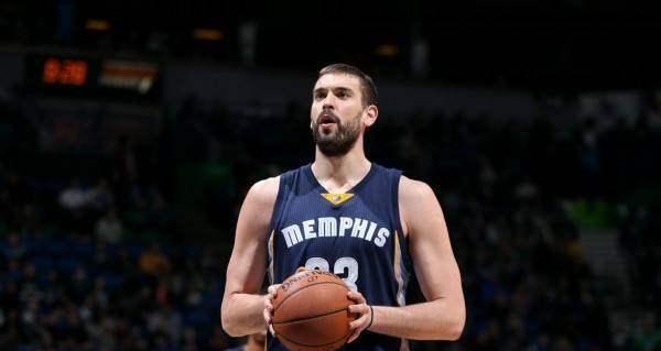 NBA历史助攻排行榜最新（探索助攻之王，他们的传球如何改变了比赛格局）
