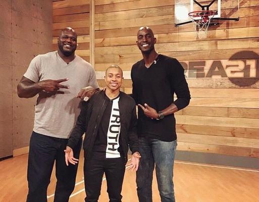 NBA球星身高排行榜最新发布，谁是篮坛巨人？（NBA球员谁的身高让你惊叹不已？看看最新的身高排名吧！）
