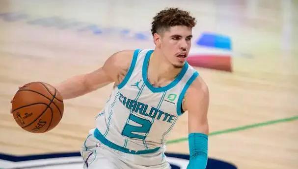 NBA现役后卫篮板排行榜（揭秘现役后卫中的篮板狂人，握着进攻和防守两把利剑的王牌大陆）