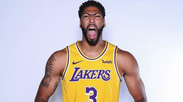 2019年NBA抢断排行榜（揭秘NBA球员们谁在赛季中获得最多抢断次数的殊荣）