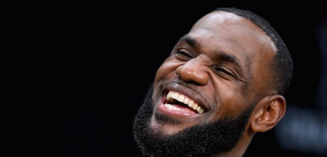 NBA半场抢断排行榜前十名（探索篮球赛场上最具破坏力的球员们，以及他们的秘密武器）
