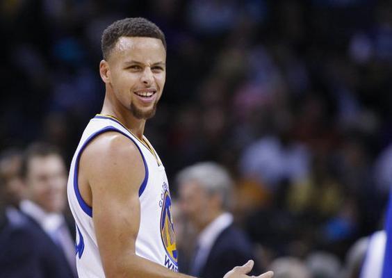 2018年NBA年薪排行榜（揭秘2018年NBA球员年薪排行，了解他们的巨额收入！）