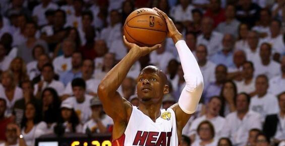 NBA球员3分排行榜2015（揭秘当年球场上的长短板，探寻三分之王的诞生之路）