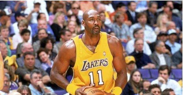 NBA得分连续30加排行榜（揭秘历史顶级球星的得分壮举）