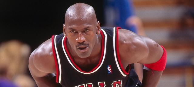 NBA最不合理的球员排行榜（揭秘那些让人匪夷所思的球员）