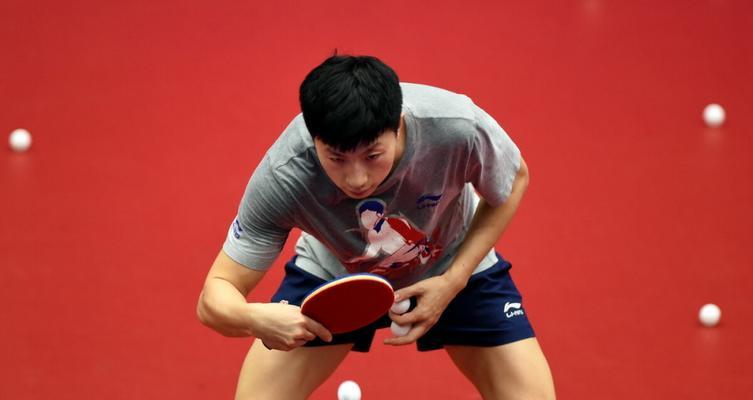 乒乓球飞得最远的人（突破极限的乒乓球高手——探寻他的秘密）