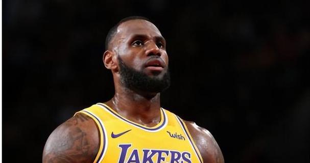 詹姆斯领跑NBA总得分排行榜，创造历史佳绩（NBA历史得分榜上的詹姆斯，其统治力无人可敌）