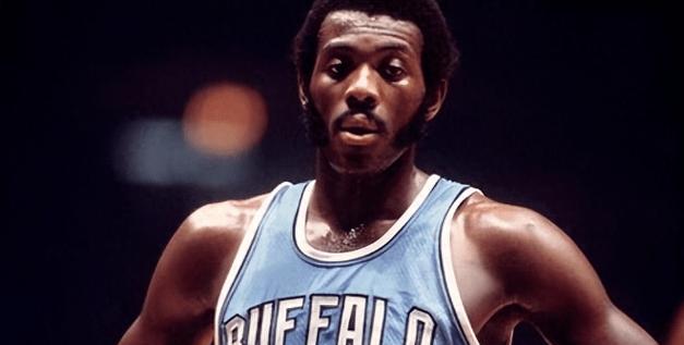 NBA赛季得分王排行榜历史（超越林肯的得分传奇，历史得分王的辉煌篇章）