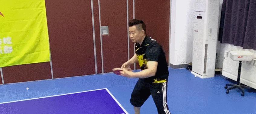 掌握乒乓球直拍正手攻球技巧，打出高水平的进攻（以速度和角度为关键，提升正手攻球效果）