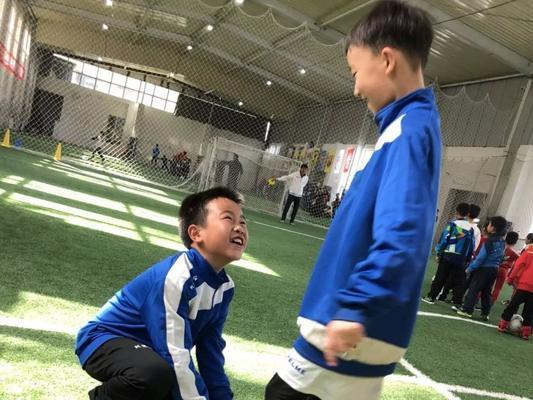 提升青少年足球射门技巧的训练方法（以科学训练为基础，打造精准射门能手）