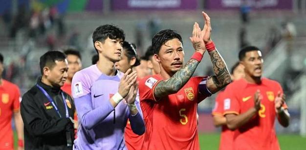 中国队世界杯出线燃爆球迷，再次为国争光（中国足球迈入新时代，世界杯舞台彰显实力）