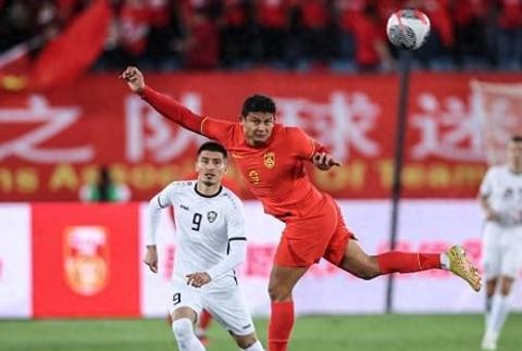 中韩足球世界杯对决的历史变革（中国足球崛起与韩国霸主地位的倒转）