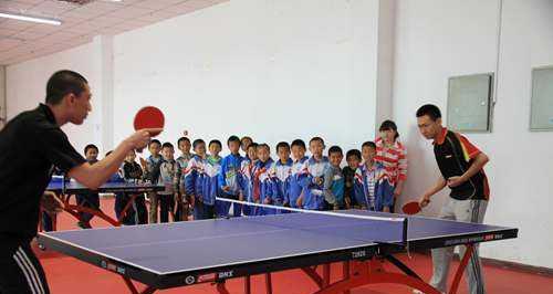 乒乓球的适学年龄及其好处（从几岁开始学习乒乓球的关键和益处）