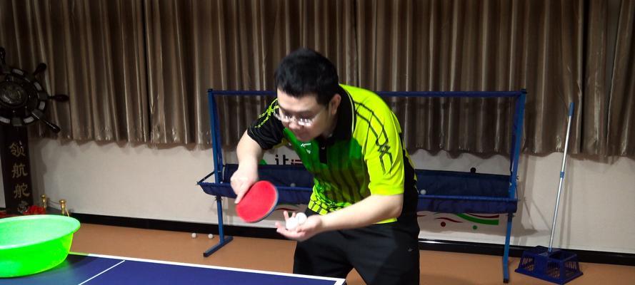 乒乓球发球技巧之回旋球的运用（掌握发球技巧，让回旋球成为你的杀手锏）