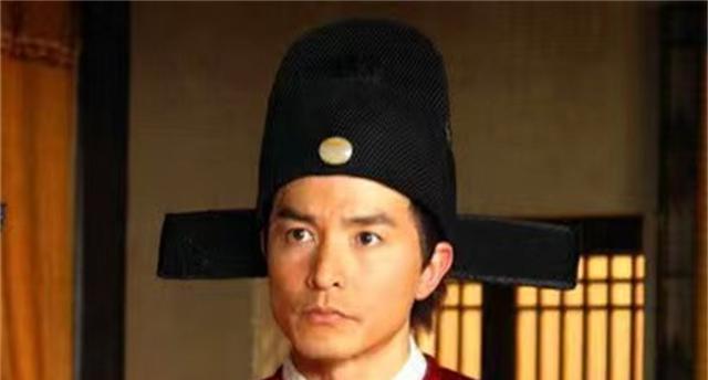 打篮球防守守死是否算犯规？（探讨篮球防守中守死的合法性与争议）