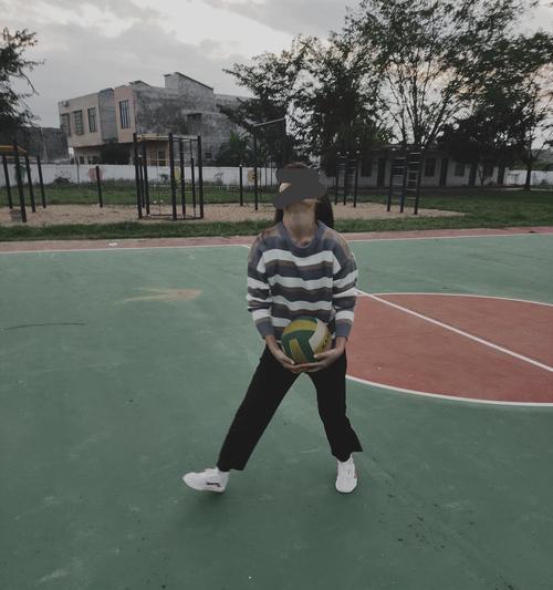 站姿击球的要领——优化你的排球垫球技巧（掌握正确站姿，提高击球效果）