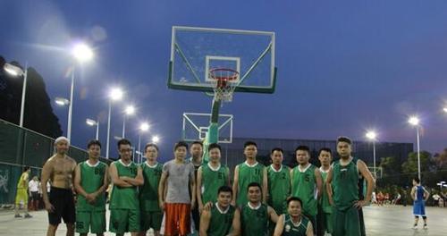 2021年NBA球队防守力度排名表发布（揭秘最佳球队防守神兵利器，湖人队夺冠路上最大威胁）