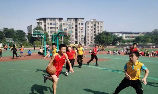 小学生篮球防守教学指南（培养基础防守技能，让小学生成为篮球场上的守护者）