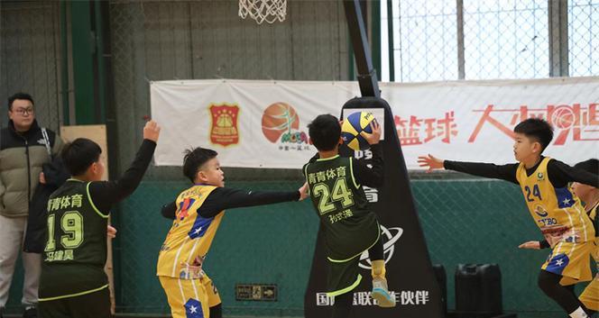 U8篮球精英班防守教学之技巧与策略（提升U8篮球球员防守水平的关键）